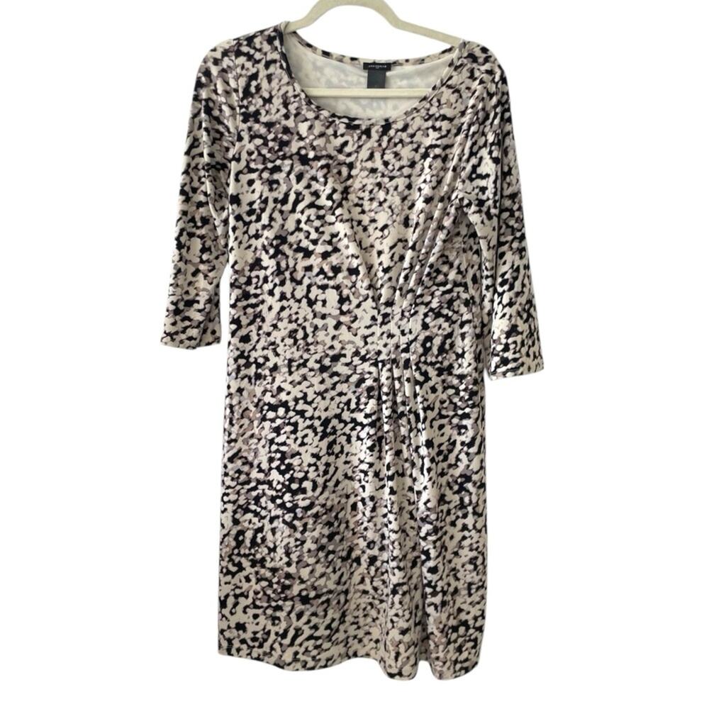 Ann Taylor Ruched Stretch Dress - Size medium cream grey black pattern